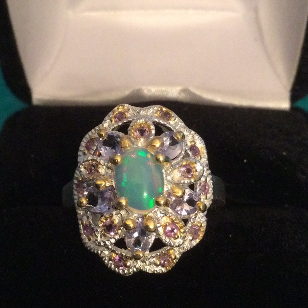 Outstanding AA+ Genuine Natural Opal with Tanzanite - Picture 12 of 14